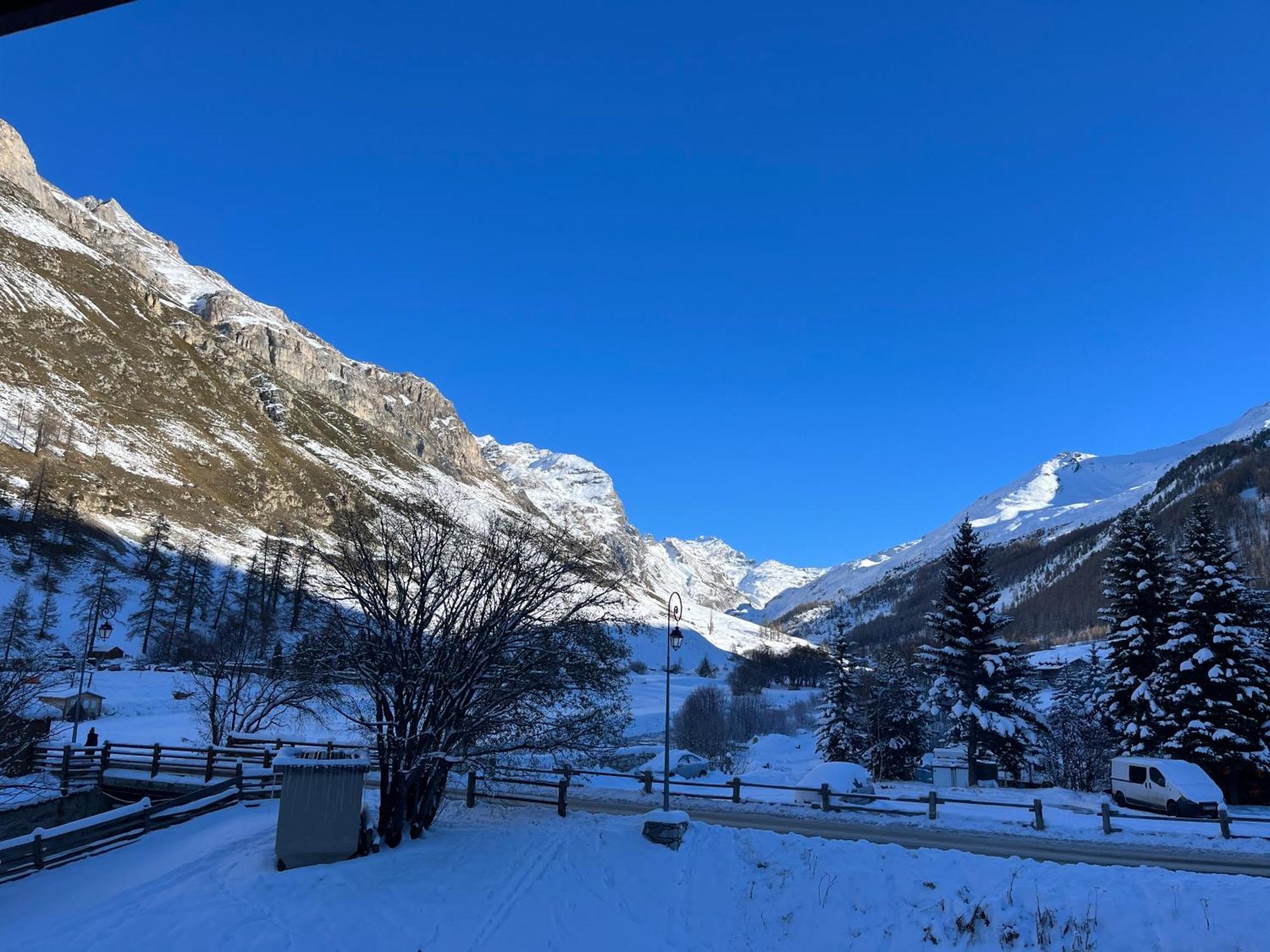 Les Barmettes Appart Renove Avec Vue, Parking Et Skis Aux Pieds Val-dʼIsère Eksteriør billede